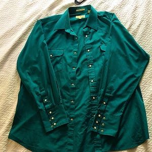 Green long sleeved sheplers dress shirt